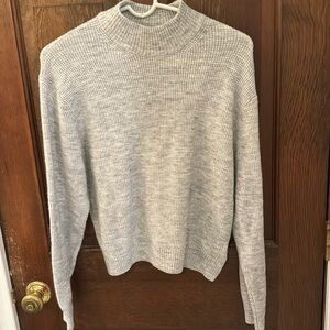 Gap sweater